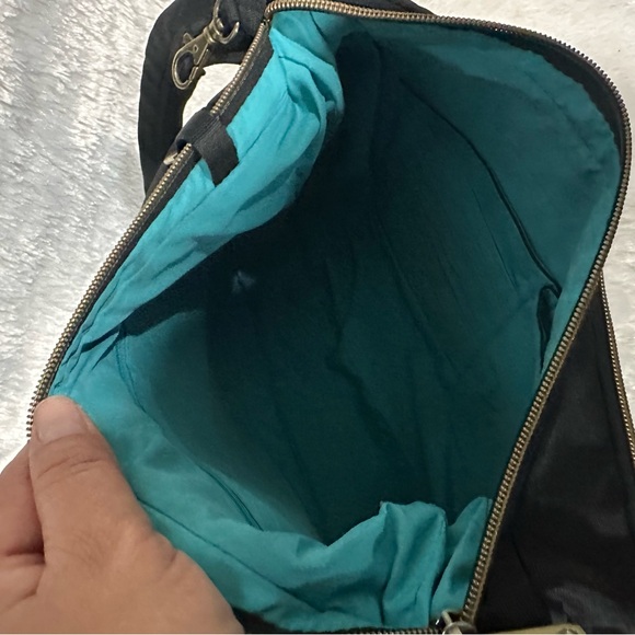 Travelon shoulder bag perfect condition - Picture 8 of 8